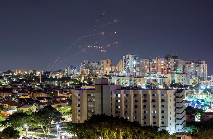 Reuters: Attack On Israel Boosts Appeal Of Gold, Safe-Haven Assets